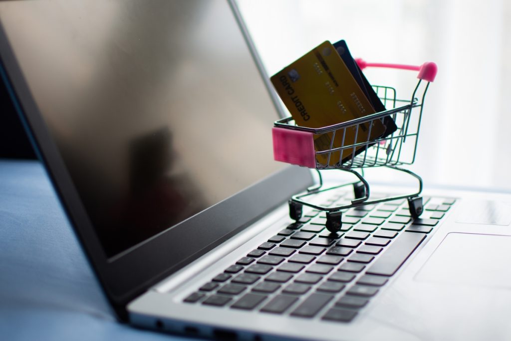 Lancer une activité e-commerce au Maroc : obligations légales et fiscales